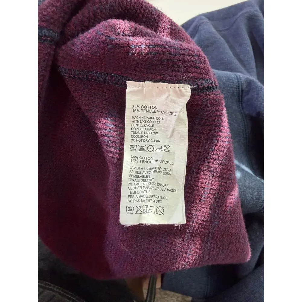 Tommy Bahama Men’s Blue Crewneck Sweatshirt Burgundy Lining